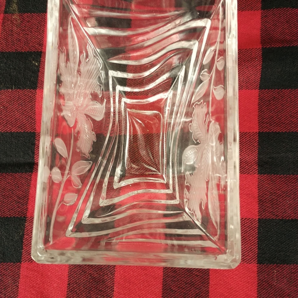 🌳VTG. Crystal Clear Oak Leaf Oblong Vase Beveled - Picture 6 of 9